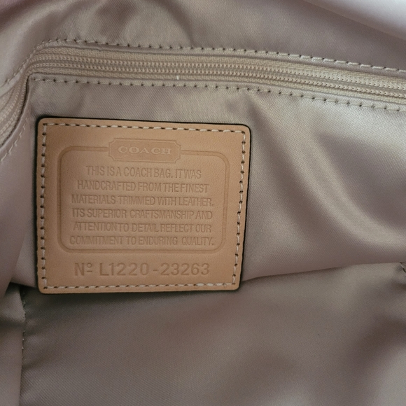 NWT Coach Poppy Print Satin Bag - Picture 6 of 9